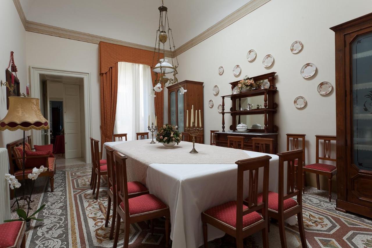 Palazzo Pio Apartment Lecce Ngoại thất bức ảnh