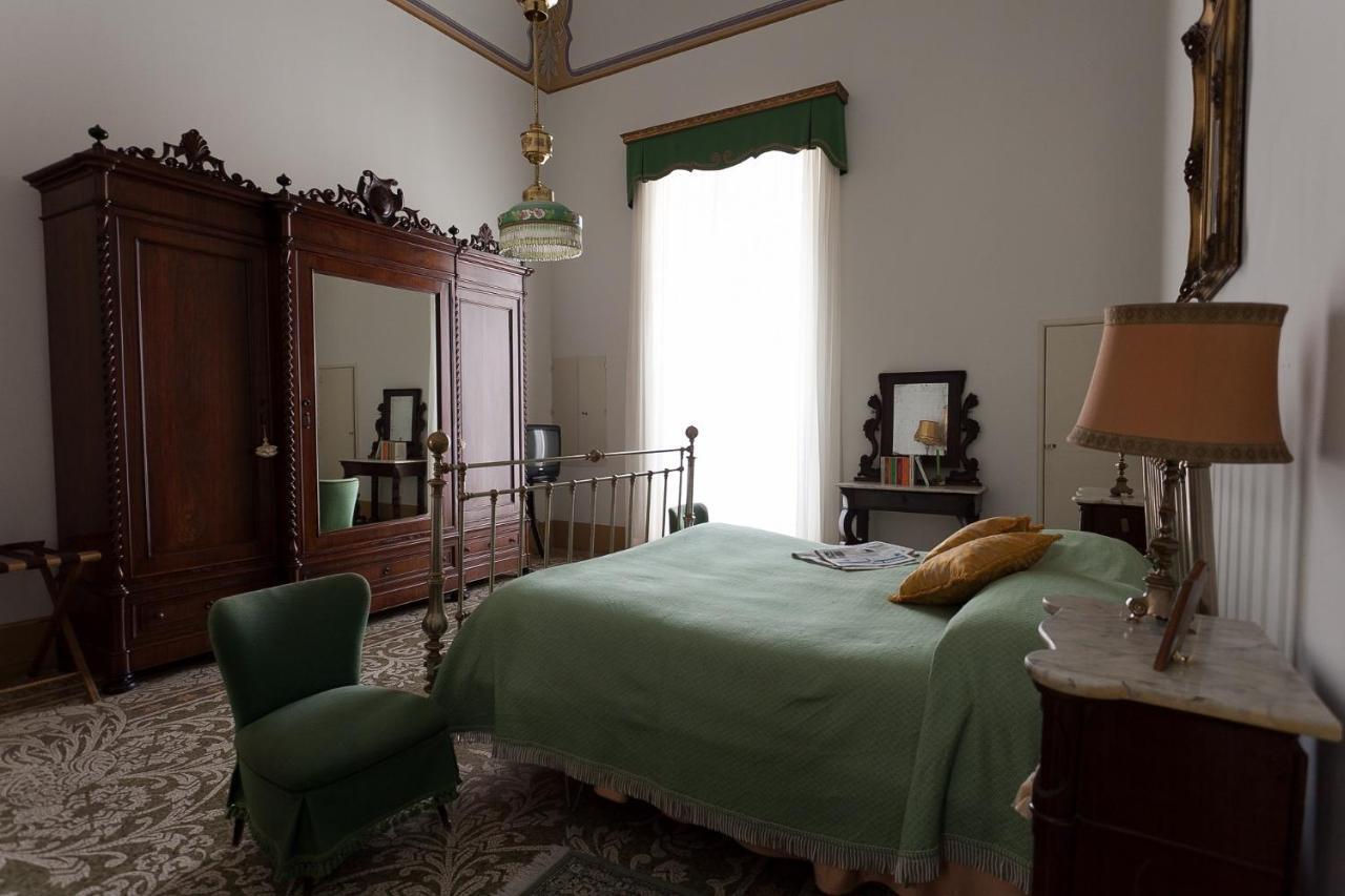 Palazzo Pio Apartment Lecce Ngoại thất bức ảnh