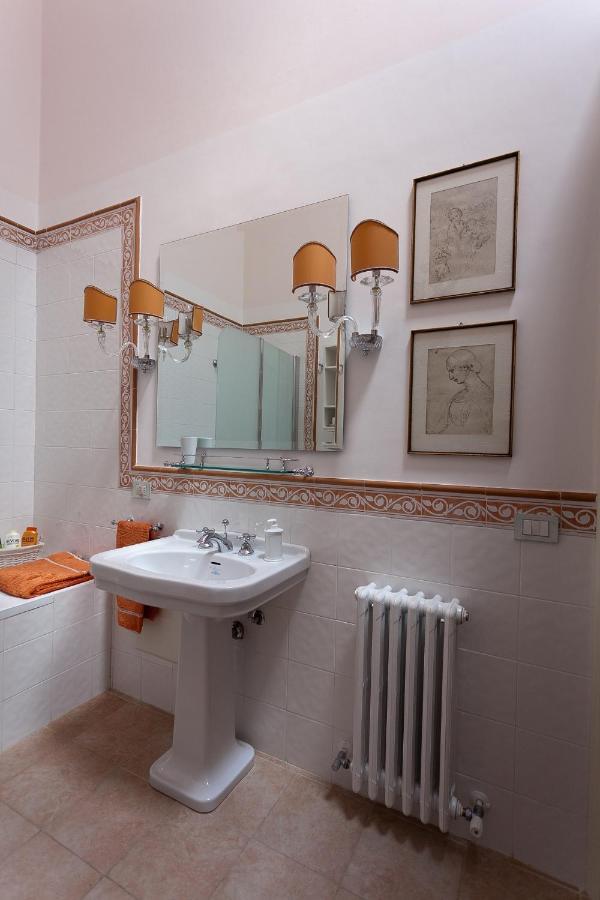 Palazzo Pio Apartment Lecce Ngoại thất bức ảnh